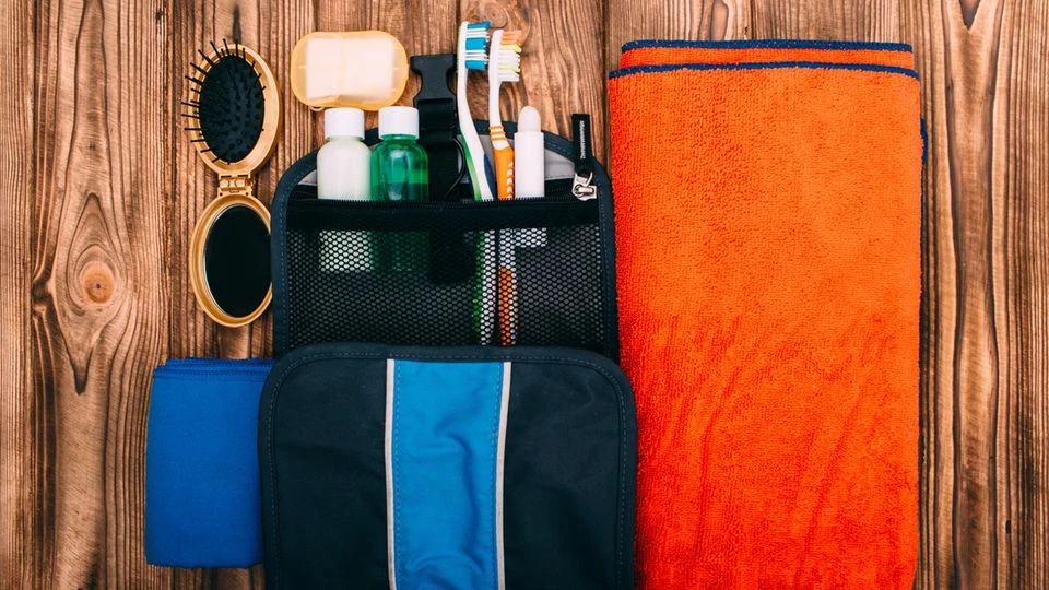 Reisezahnbürste & Co: Platzsparende Hygieneartikel für den Urlaub