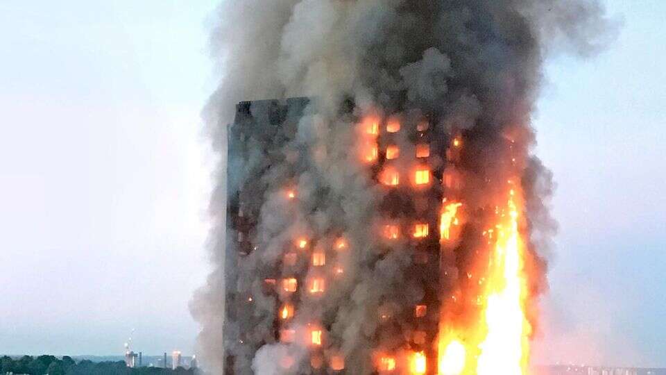 Großbritannien Tödliches Feuer im Grenfell Tower: Bericht enthält schwere Vorwürfe