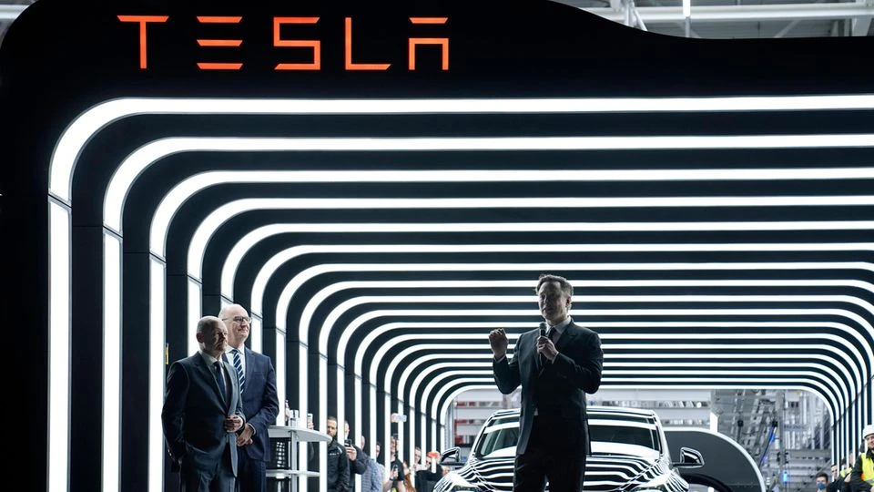 Tesla in Brandenburg Diese entlarvenden Tesla-Dokumente setzen die Landesregierung unter Druck