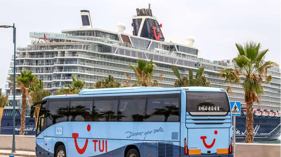 Erstmals legt ein deutsches Kreuzfahrtschiff wieder an Spaniens Festland an