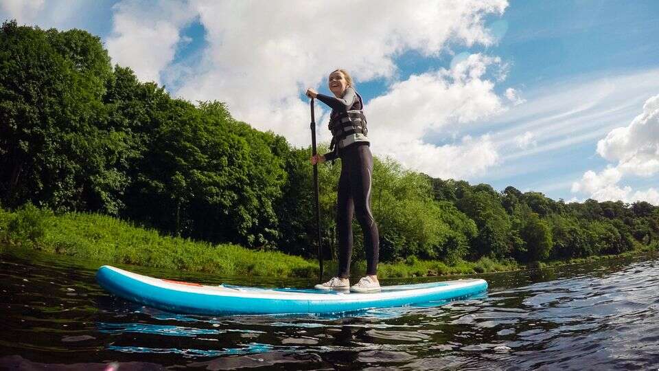 Freizeitsport Stand Up Paddling: Tipps vom Experten rund um Boards, Kleidung und Zubehör