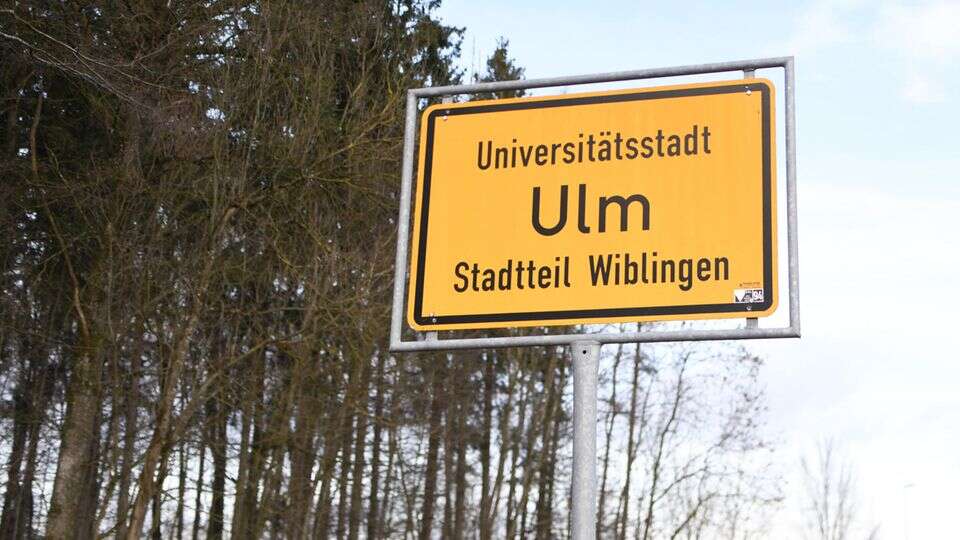 Ulm 15-Jähriger erwürgt Freundin: Gericht schickt ihn für Jahre in Haft