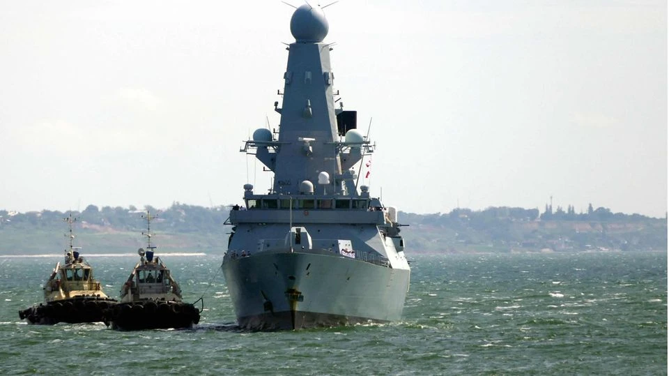 Russen und Briten geraten auf See aneinander – London spricht von russischen 
