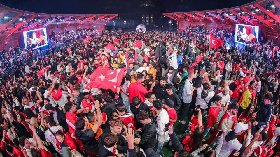 EM 2024 Topleistungen wegen der Fans – was ist dran am 