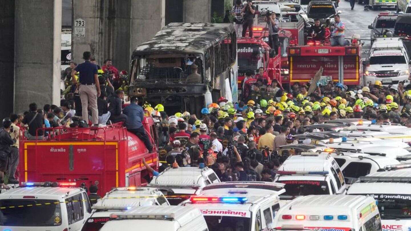 Schock nach Feuerinferno: Schulbus-Brand: Thailand trauert um tote Kinder und Lehrer