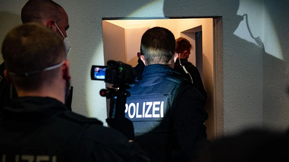 Razzia gegen Menschenhändler – Festnahmen in NRW und Hamburg