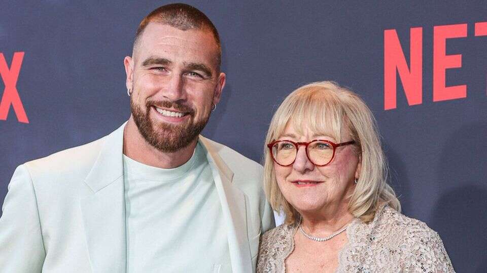 Mama Donna Kelce verrät Das denkt Travis Kelce über royales Treffen