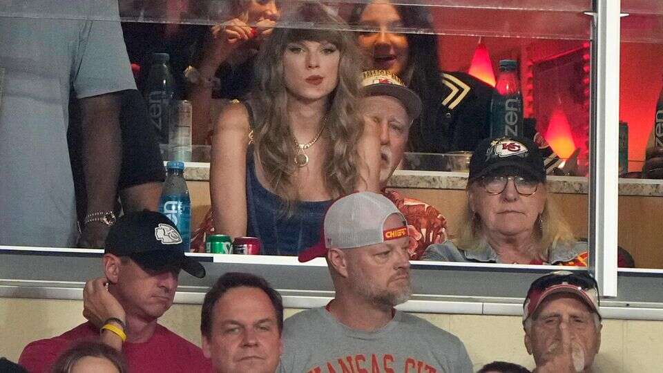 Popstar Taylor Swift ist wieder da: Superstar bei NFL-Start im Stadion