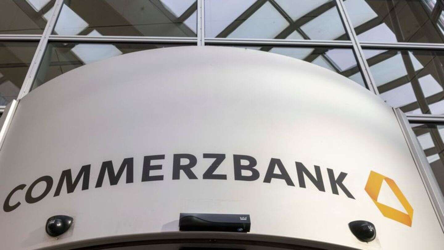 Commerzbank-Aktien: Commerzbankchef verlängert Vertrag nicht -Bundesanteil sinkt