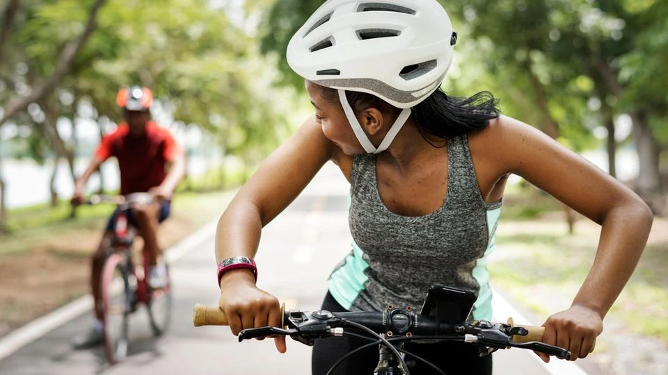 Fahrradhelme bei Warentest – billig schützt am besten