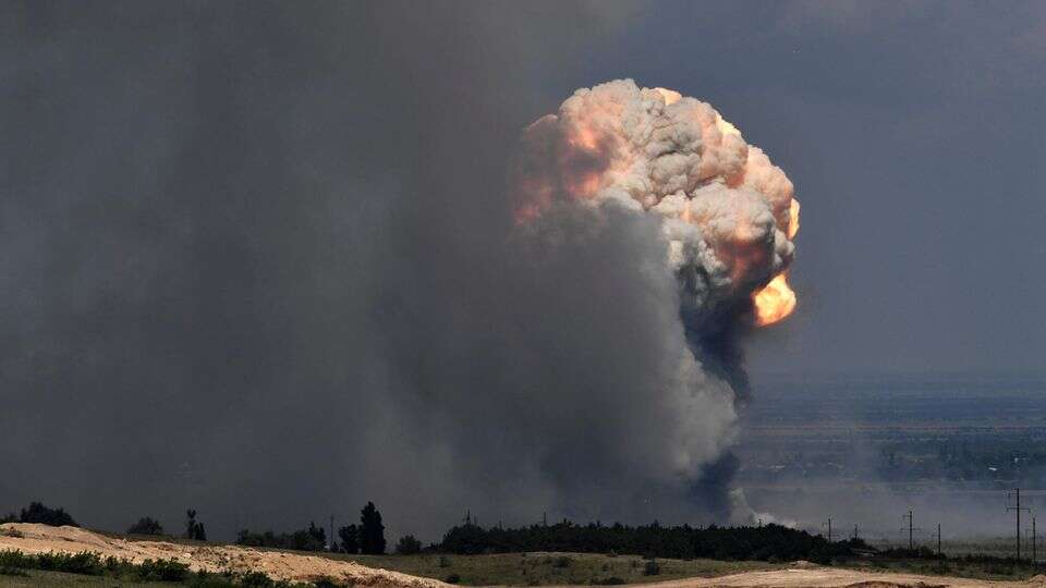 Russischer Angriffskrieg Ukraine setzt Öldepot auf der Krim mit Drohnenangriff in Flammen