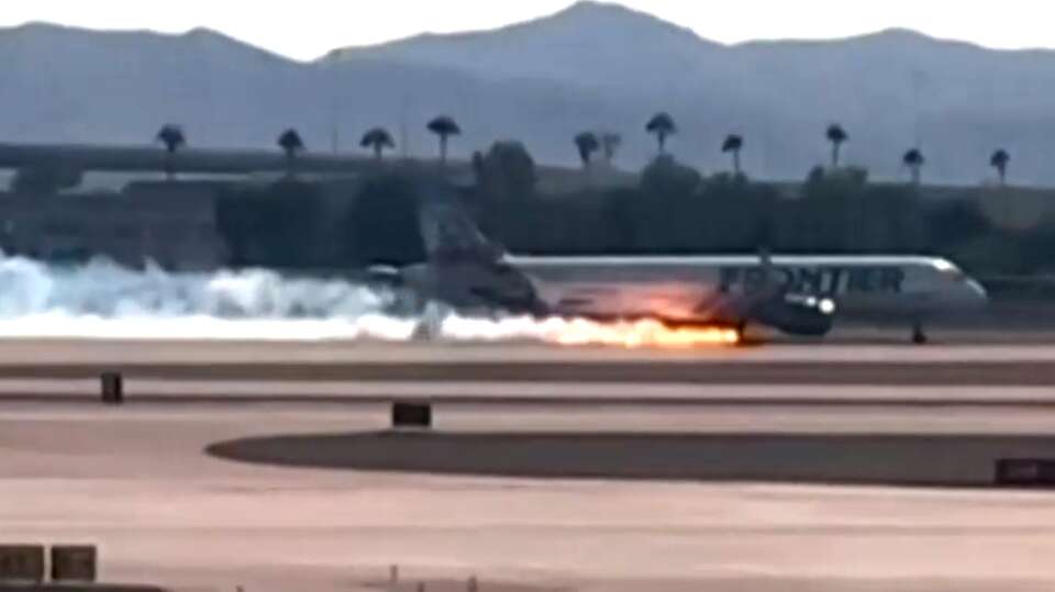 Schreckmoment im Video Passagierflugzeug fängt bei 