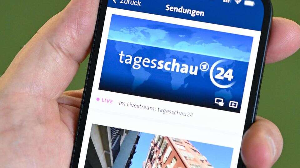 Nutzer reagieren bestürzt Tagesschau postet schwarze Kacheln auf Instagram – mit einer dringenden Botschaft