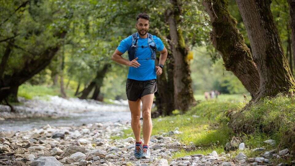 Über Stock und Stein Abenteuer Trailrunning: Warum einfach, wenn es auch holprig geht