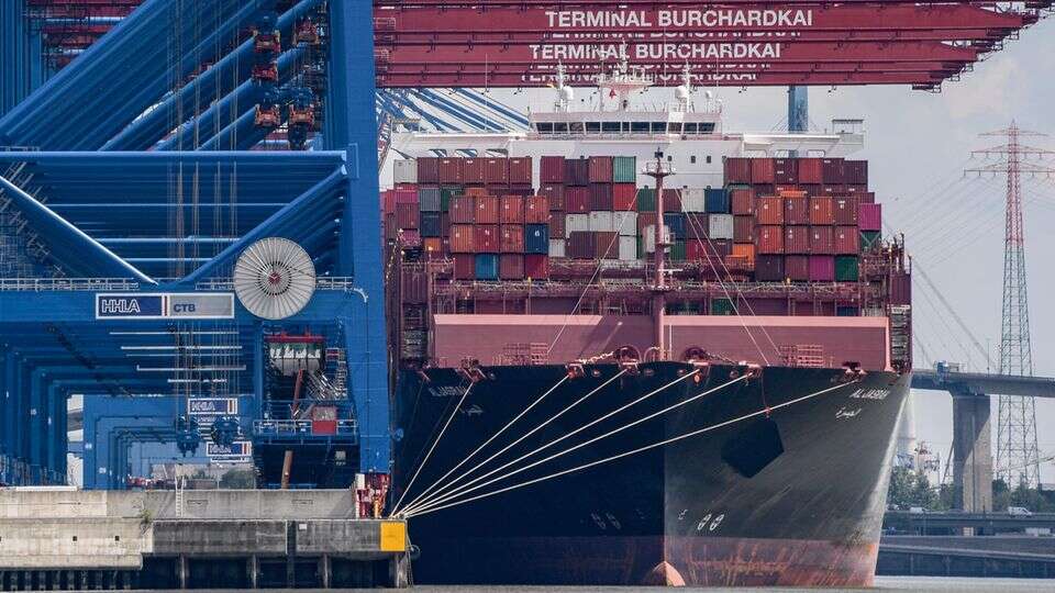 Rotes Meer Huthi-Rebellen nehmen deutsches Containerschiff unter Beschuss