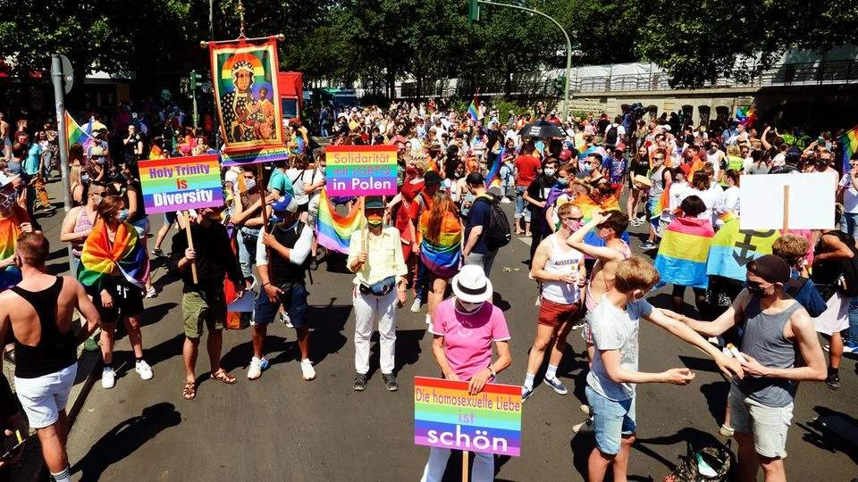 CSD-Demonstrationen mit Tausenden Teilnehmern in Berlin