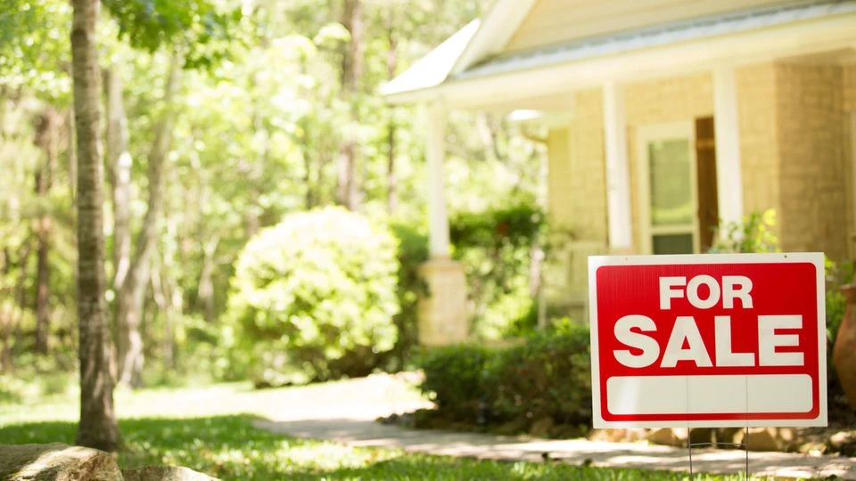 Schock in den USA – Wall-Street-Heuschrecken kaufen alle Einzelhäuser weg