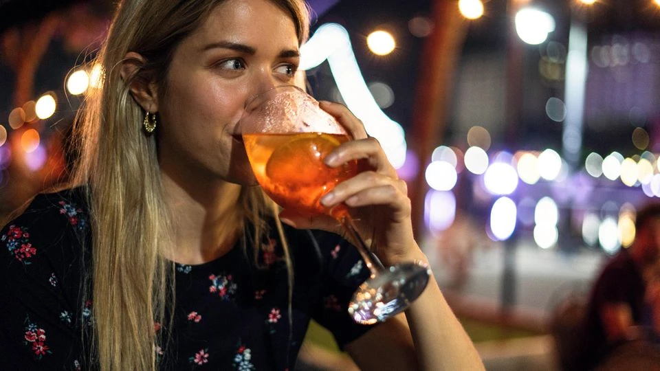 WHO rät Frauen im gebärfähigen Alter von Alkoholkonsum ab – und erntet Sexismus-Vorwürfe