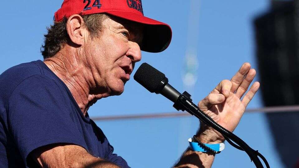 Hollywoodstar Dennis Quaid Wahlkampf für Donald Trump in Kalifornien