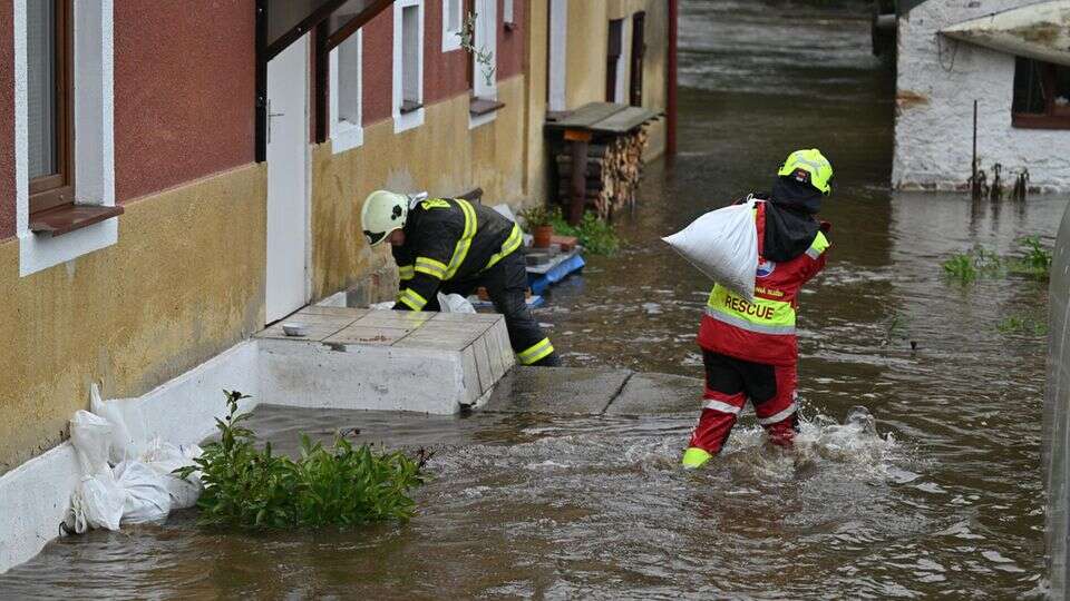 Unwetter Hochwasserlage: Vier Menschen bei Überschwemmungen in Rumänien gestorben