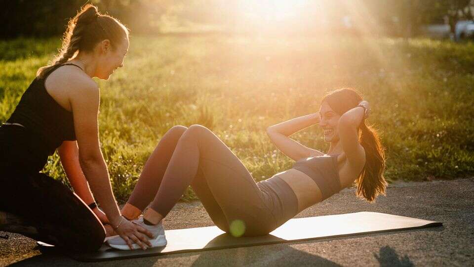 Selbstversuch Jeden Tag 100 Sit-ups – so verändert das Bauchtraining den Körper