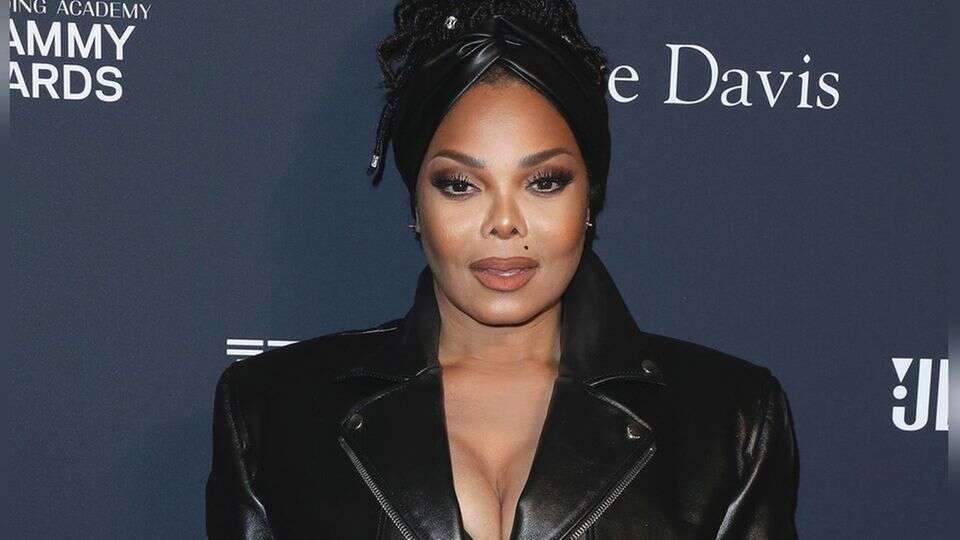 Janet Jackson Bei Auftritt vor der Queen riss ihre Hose