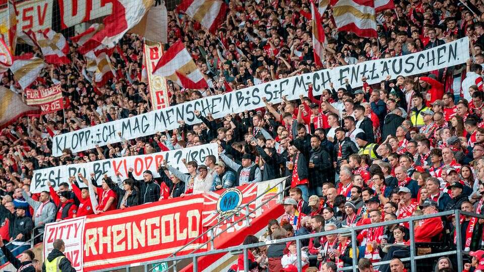 7. Bundesliga-Spieltag Fan-Proteste gegen Jürgen Klopp und seinen Red-Bull-Deal