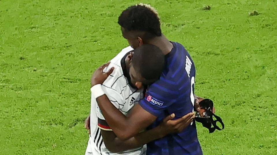 Enttäuschte DFB-Spieler – Gosens: 