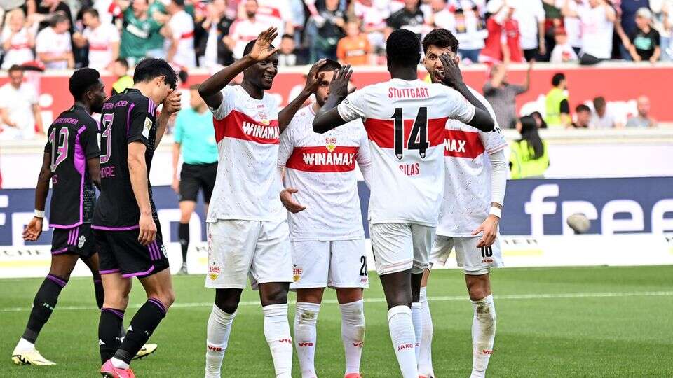 Fußball-Bundesliga VfB Stuttgart schlägt Bayern München und greift nach der Vize-Meisterschaft