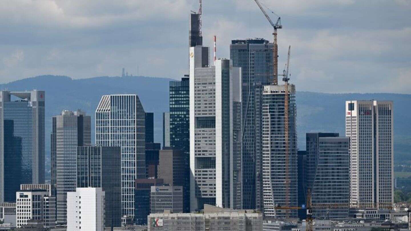 Banken: Unternehmen kommen schwerer an Kredite