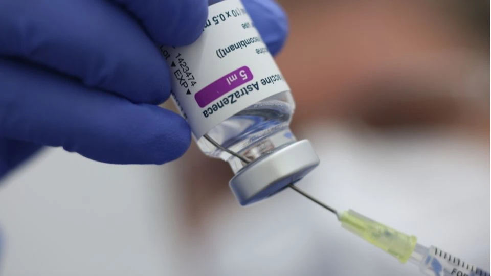 Warum führt der Corona-Impfstoff von Astrazeneca in seltenen Fällen zu Hirnthrombosen?