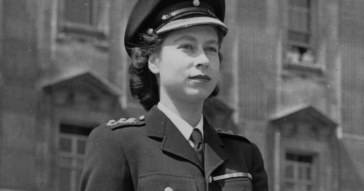 軍人だった著名な女性3人。一人は「あの女王」