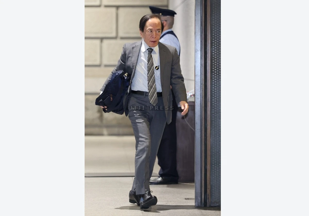 日銀、政策金利据え置き＝国債購入の減額幅縮小、来年４月―決定会合
