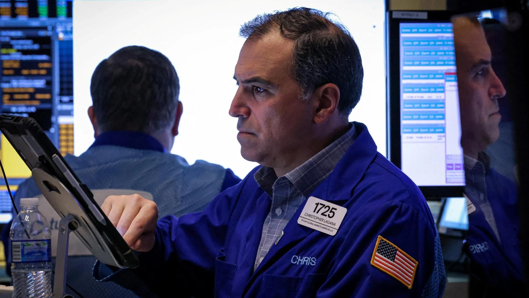 Wall Street intenta cerrar la semana al alza
