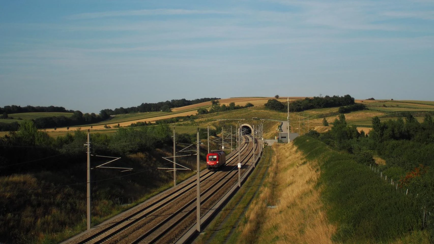 Autopistas ferroviarias a golpe de clic: la conexión fija entre España y Europa para la movilidad