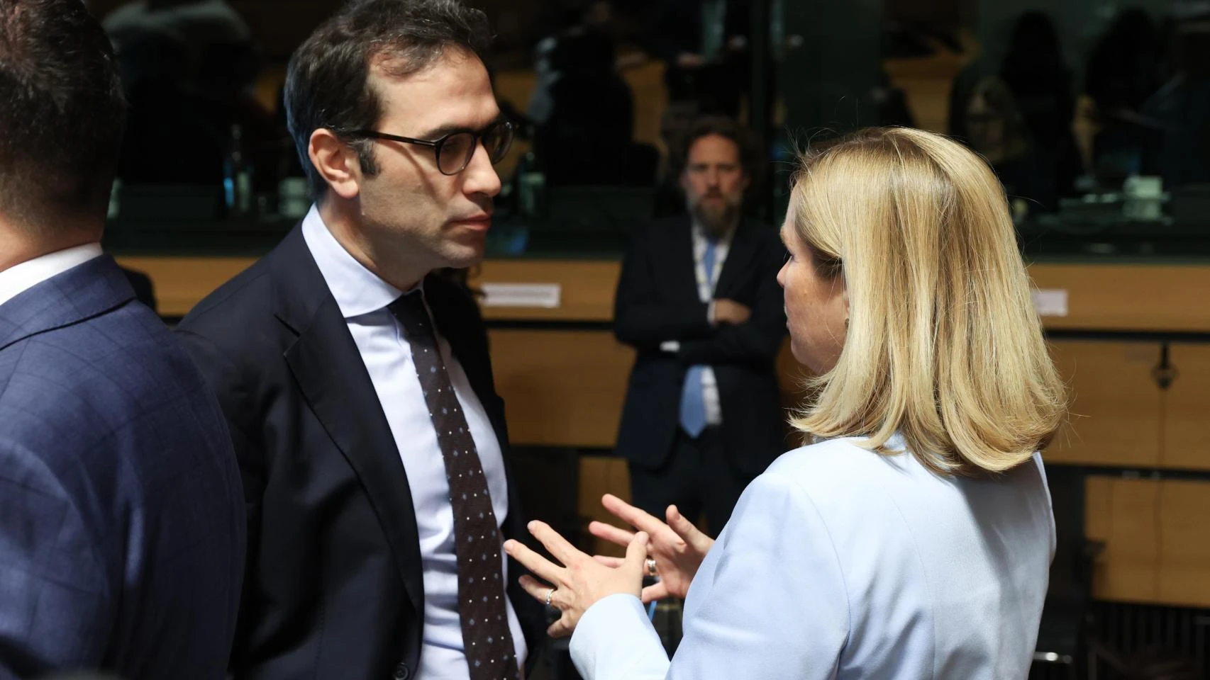 Cuerpo pide que la UE proporcione ayudas a los sectores golpeados