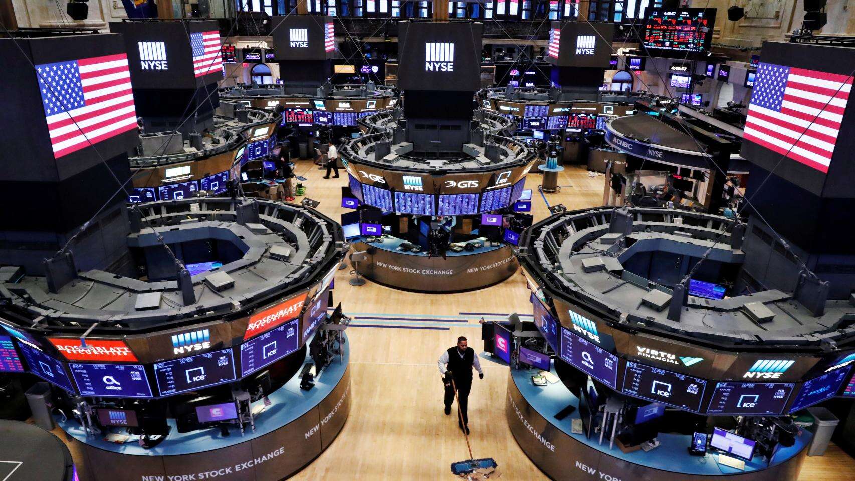 Wall Street maquilla las caídas semanales