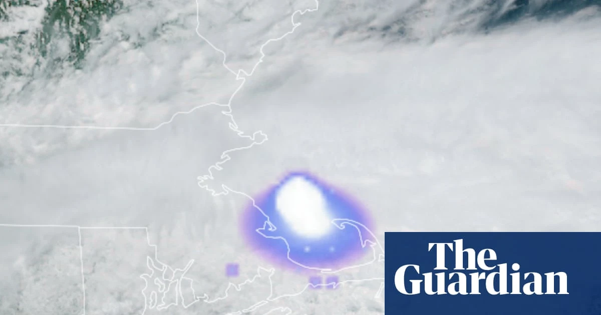 Meteor explodes over Massachusetts, setting off loud booms