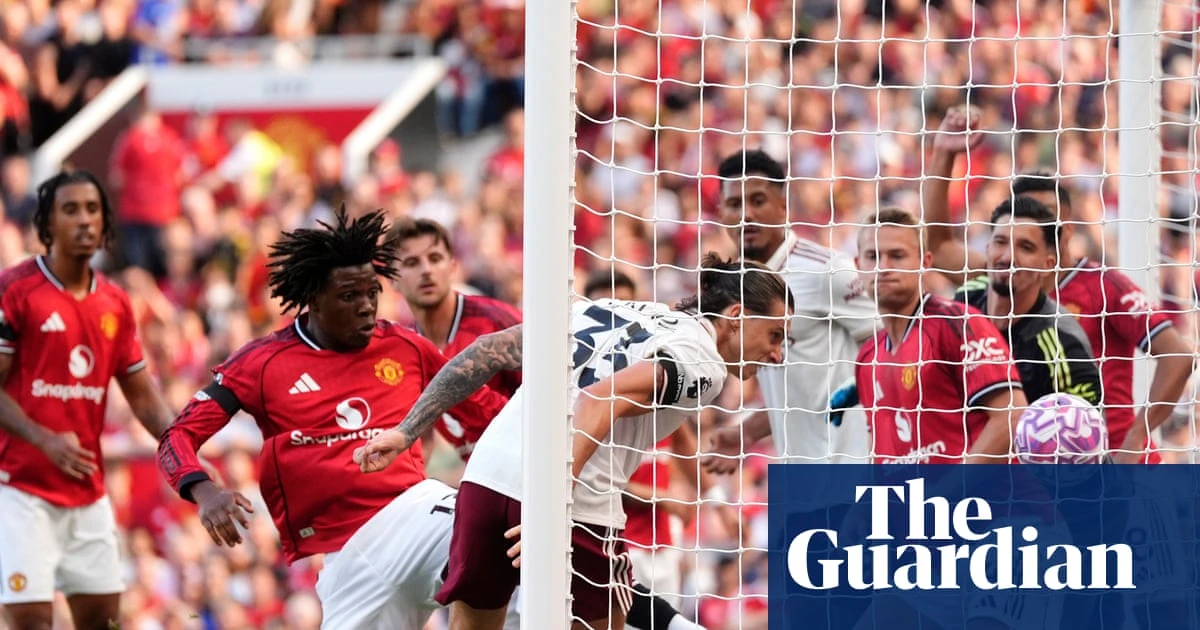 Calafiori strikes after goalkeeper’s error as Arsenal grind to win at Manchester United