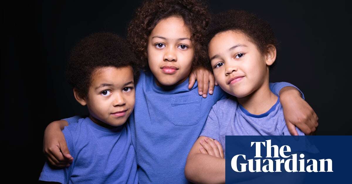 Sibling rivalry: parents favour older children and daughters, study finds