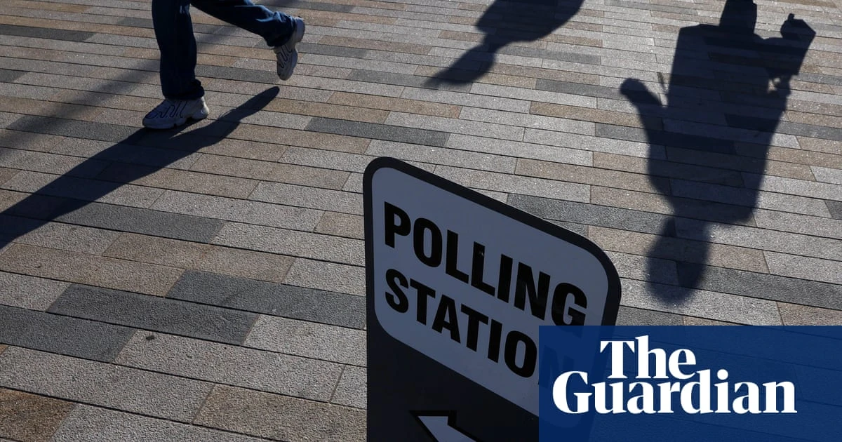Class no longer main dividing line in UK politics, survey shows