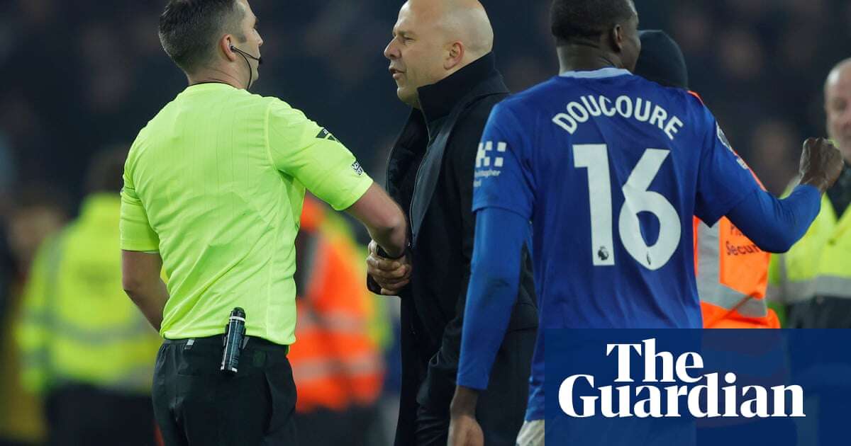 Slot said to have told referee Oliver: ‘If we don’t win the league, I’ll blame you’