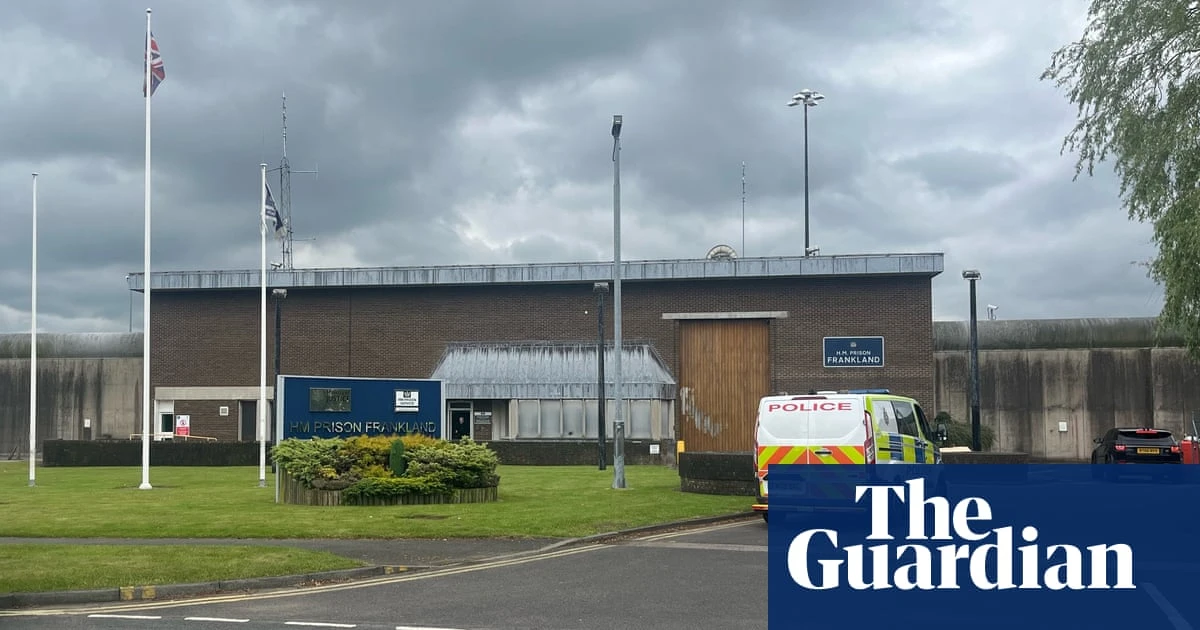 UK prison officers to demand electric stun guns for dangerous jails