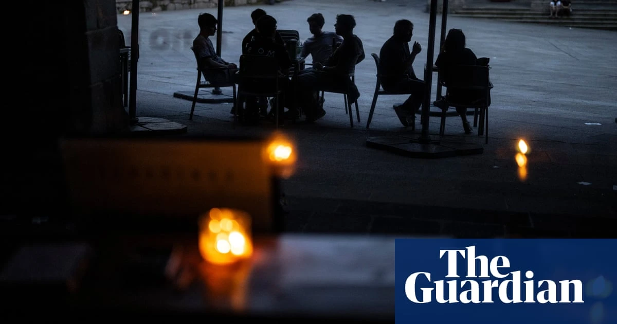 ‘No one knew what to do’: power cuts bring chaos, connection and revaluation of digital dependency