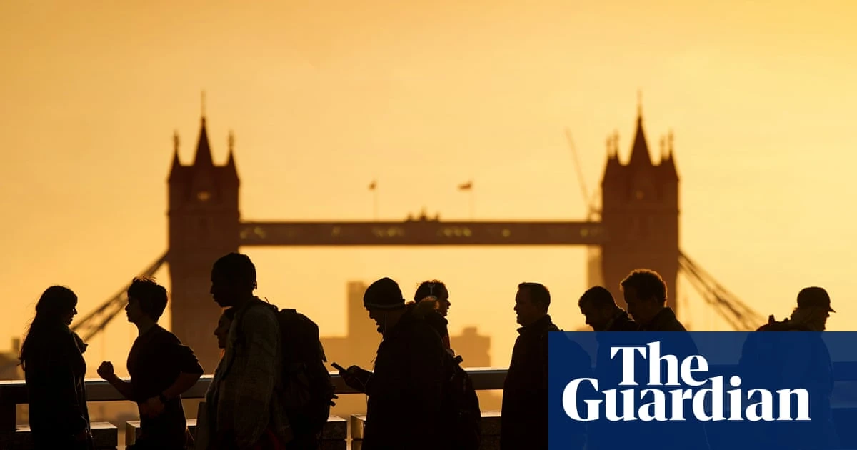 Number of payrolled workers in UK falls by 78,000 as pay growth stays high