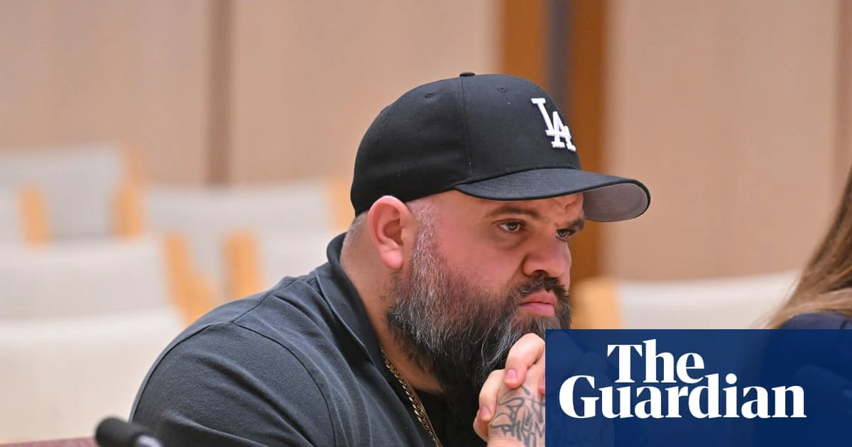 Briggs on AI replacing him: it doesn't know 'what a lounge room in Shepparton smells like'  – video