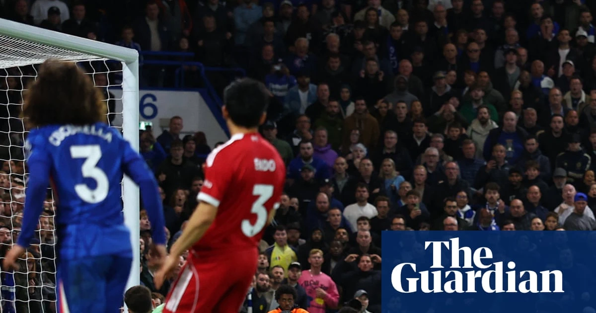 Chelsea’s Estêvão stuns Liverpool with last-gasp winner to leave Arsenal top