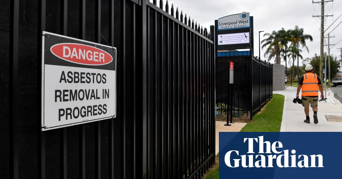 Seven Sydney schools tested as asbestos mulch found at hospital, supermarket and new park