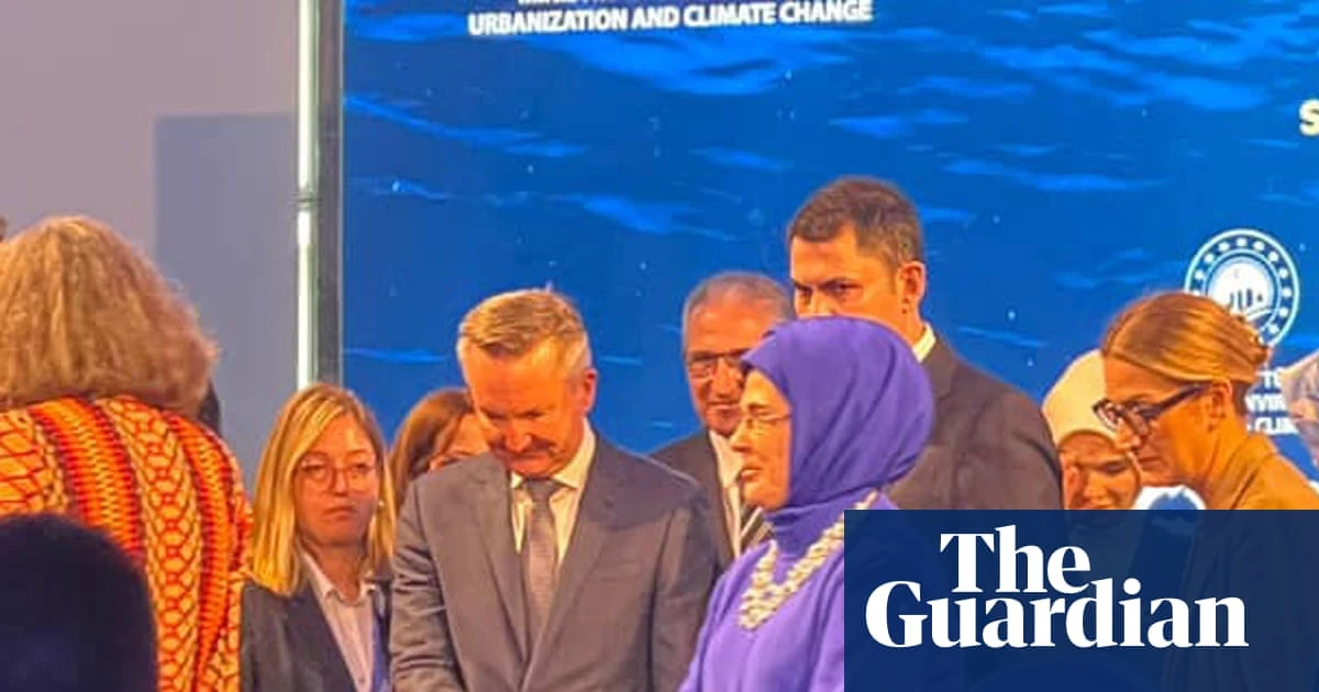 Chris Bowen meets Turkey’s first lady as lobbying to hold Cop31 intensifies