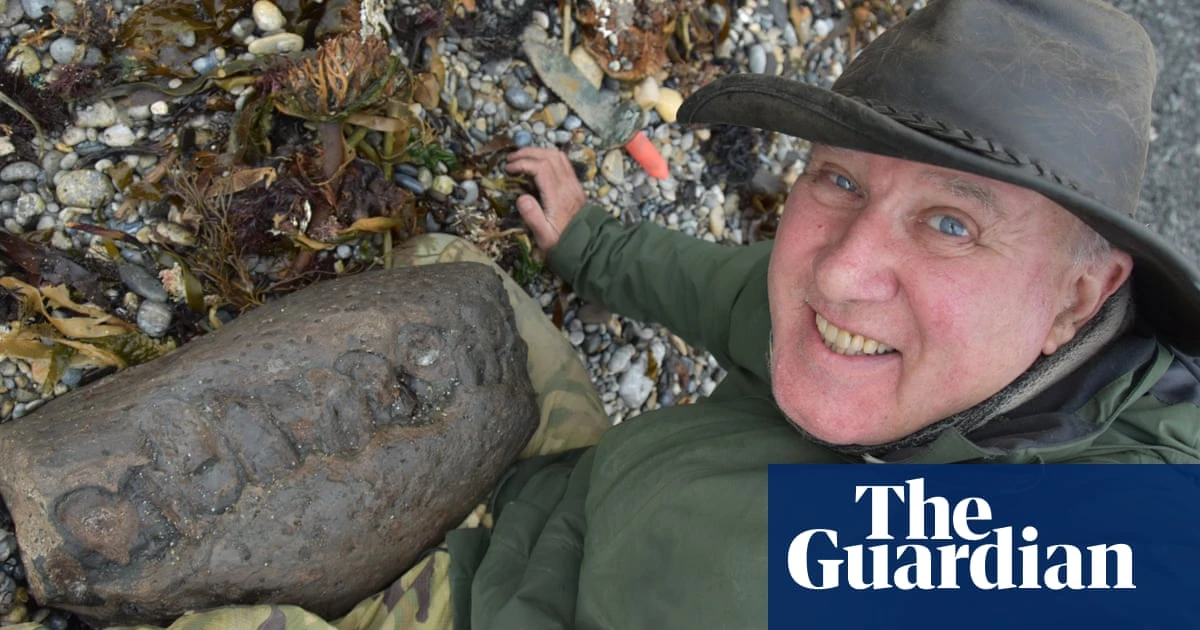 Calls for dinosaur star of Attenborough hit to be named after man who found it